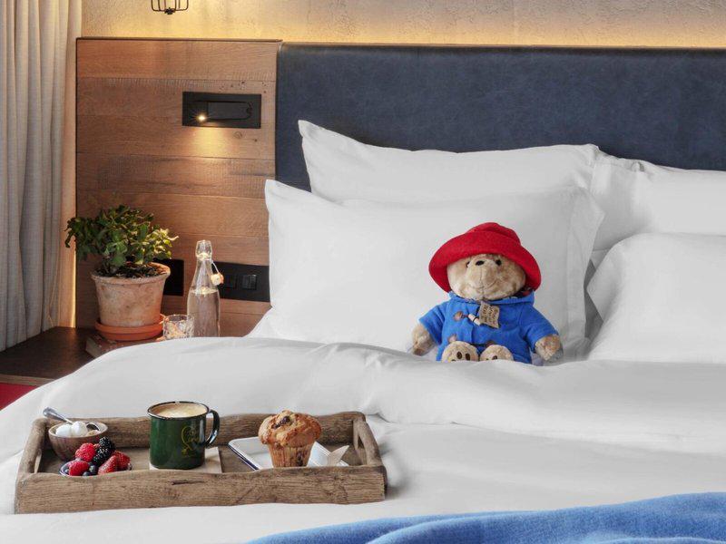 C35BD40A48F136DF04BB4CECBBF57000