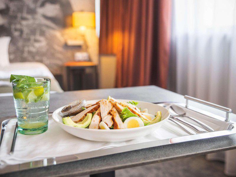 2719DEE25B72F904ED0066983A94FF17