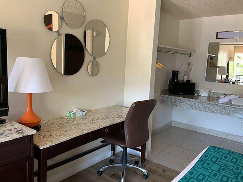 09A95B2A440155B1A8227658D1B5A4D4