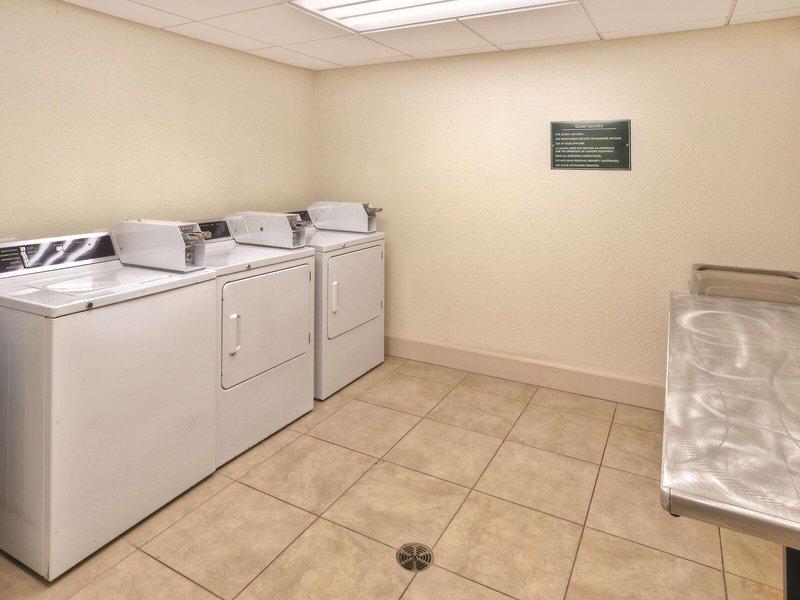 889095922347B603AA2287F1CA3C25A3