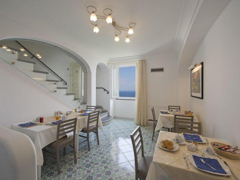 0579AC9D52D5477521CA3C4D4FCA4F25