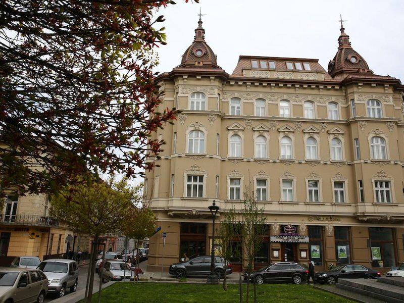 E92559391BD42D38F119B2C71C16B59D