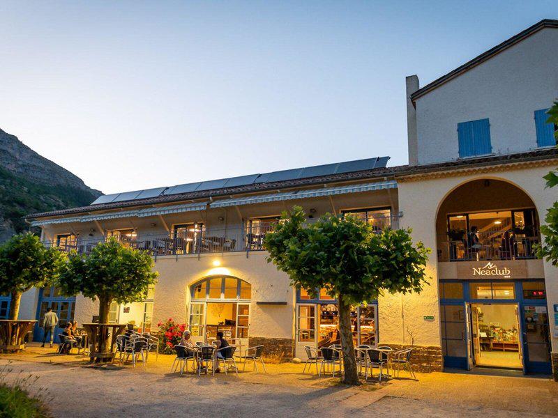 185B8A1767C7A681F2E1711F5797EA96