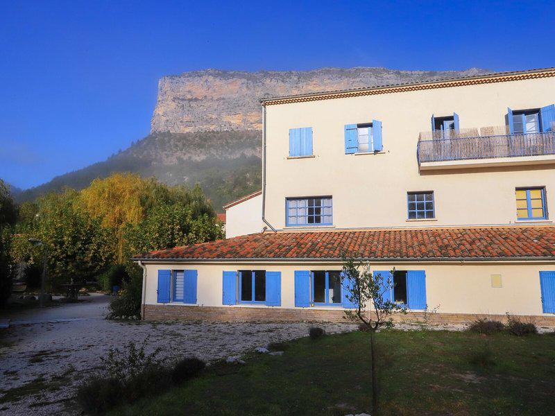 03832E8C6ECB91F8804CA65C331E0D70