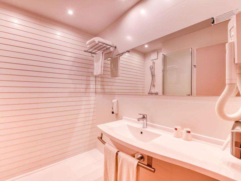 872F4488058BFAC55905F3F8070FC7C6