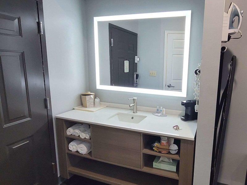 F7ADD4C8F9E68FFE5B94E22A9E66395F