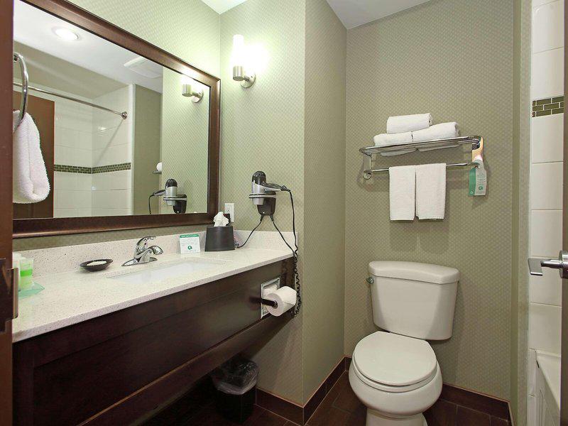 6DBC057BD91F8A82E5036FEE3E05452A