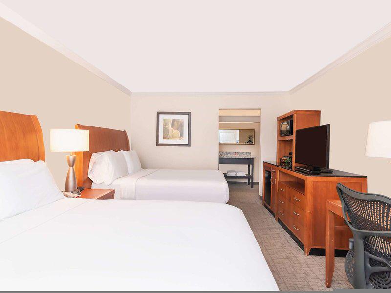 C0530C635C54F89884D750A0A371859D