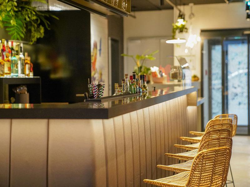 06B062A93AE7649733BD2D0E57B1E092