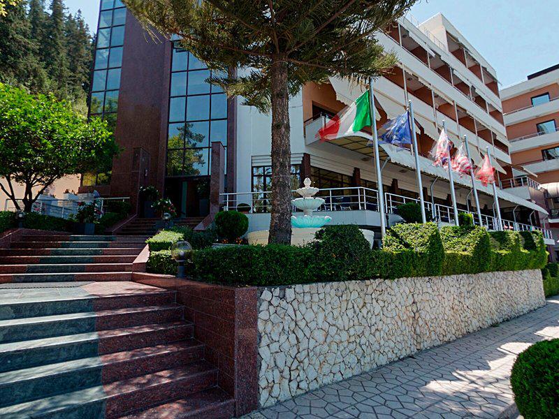 EF6FB51ACCCF23D9D258BCA1C2BB24CD