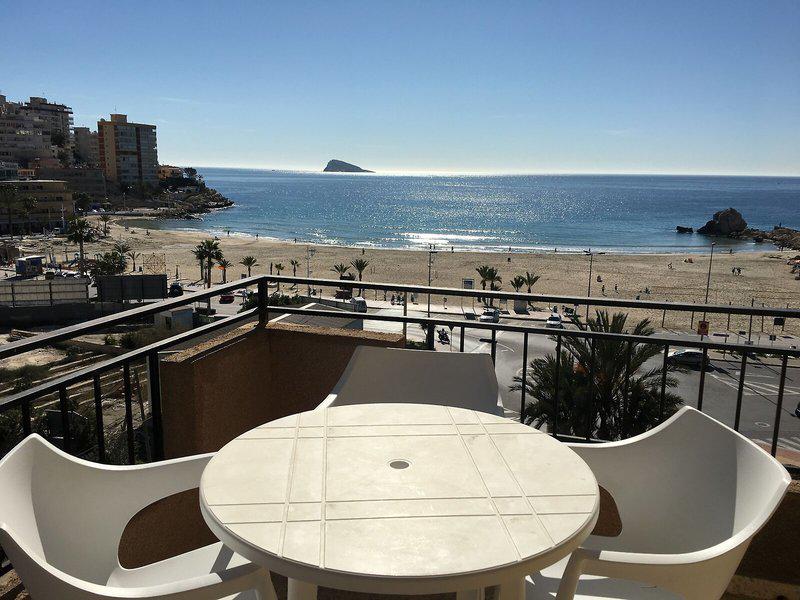 4696DC77D122FA0F9D9B9E83006D9746