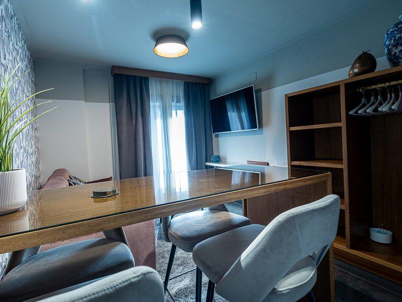 6579B8EA491990F526319DBBAD761059