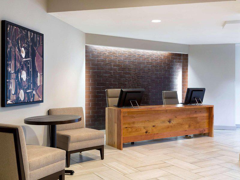 CEA0FAAE2010213F2AB9FFECBEFD7641