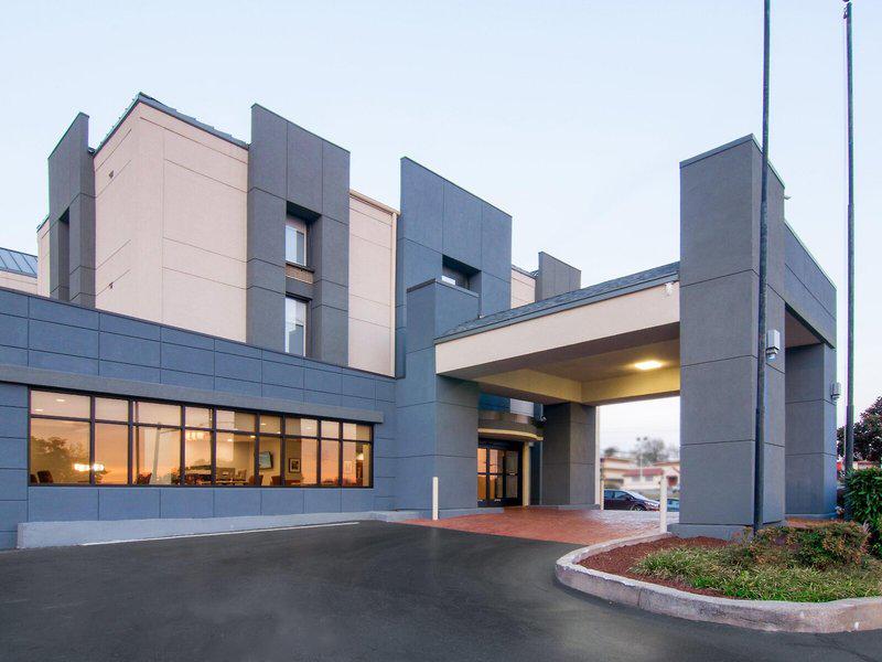 2E528E12DF519BDE9C9BB38A503D461F