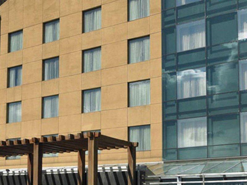 56D35EA8B5CC49E74C981013F2BB863C