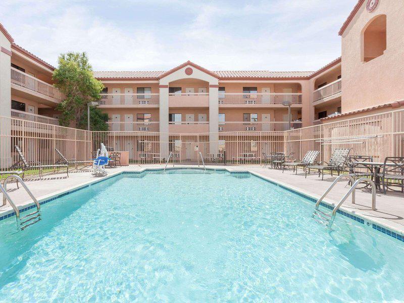 18CD694E3EB67F4C8884FB17A24DB948