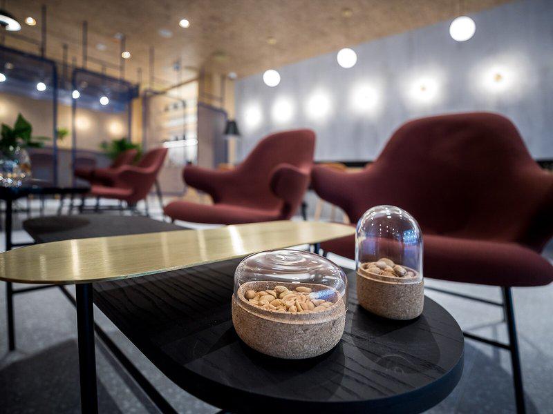 B6E54613546C36079AF6EDA819842021