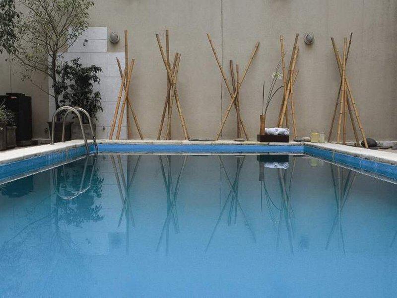 732C1F57D8C481D28D0A13CACEC11F24