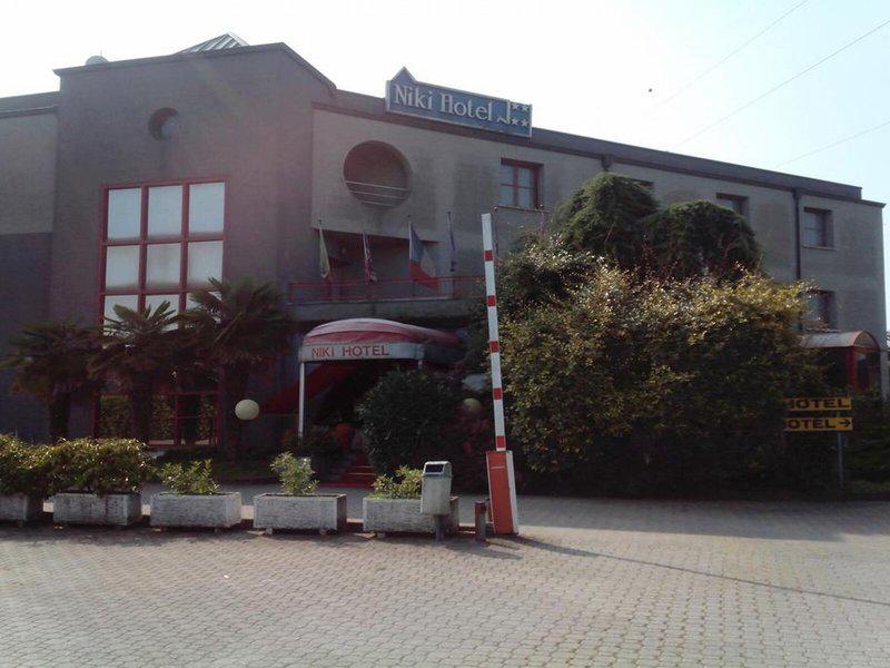 9884E8606498208580690EE32104CA0C