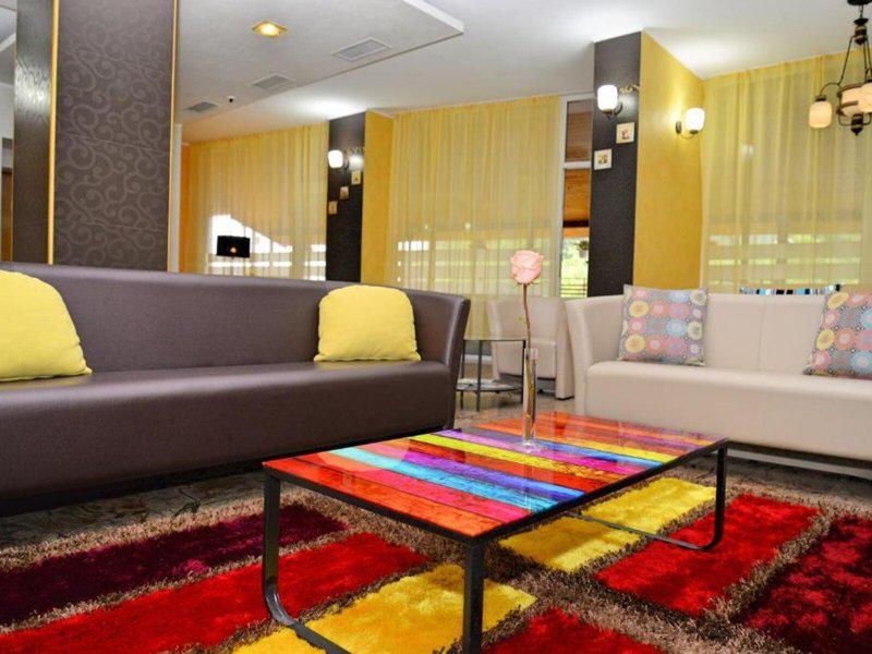 BC73092B8D88561381475A0A5C734DF6