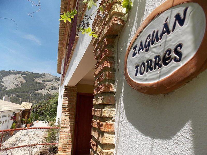 8BD0D4D5D0643297CC4229048F31FDEC