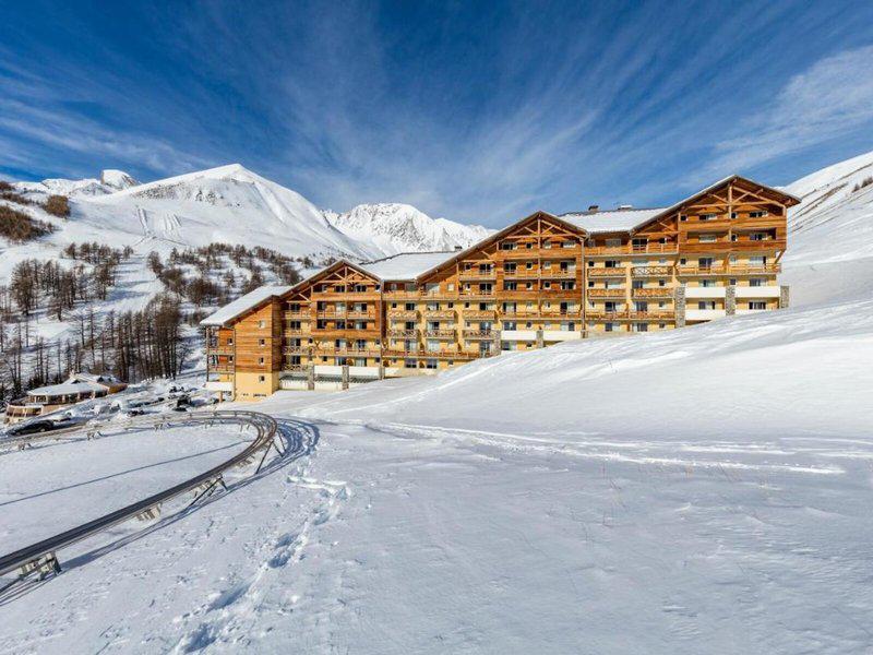 C6DEA338A9598BF41C2CFEDA4D5049D2