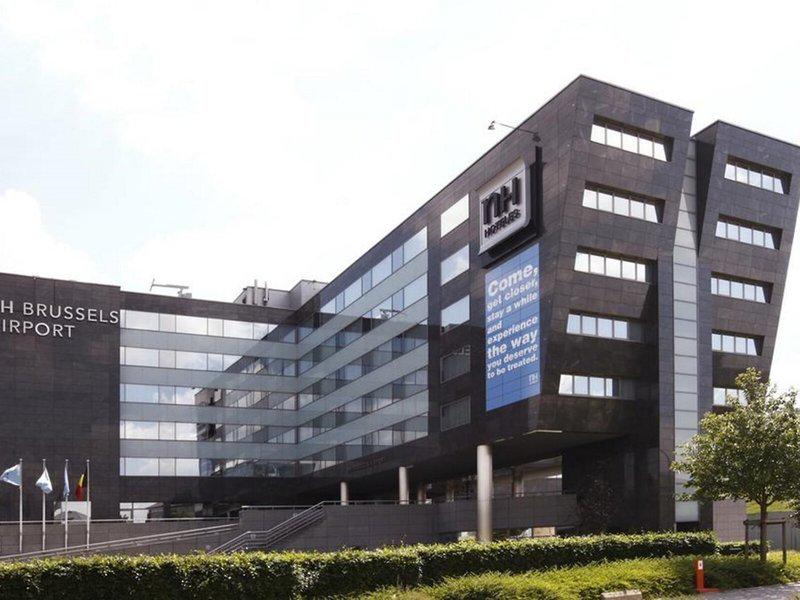 A3C25F2AC68B2E0949DC6B60F5822401