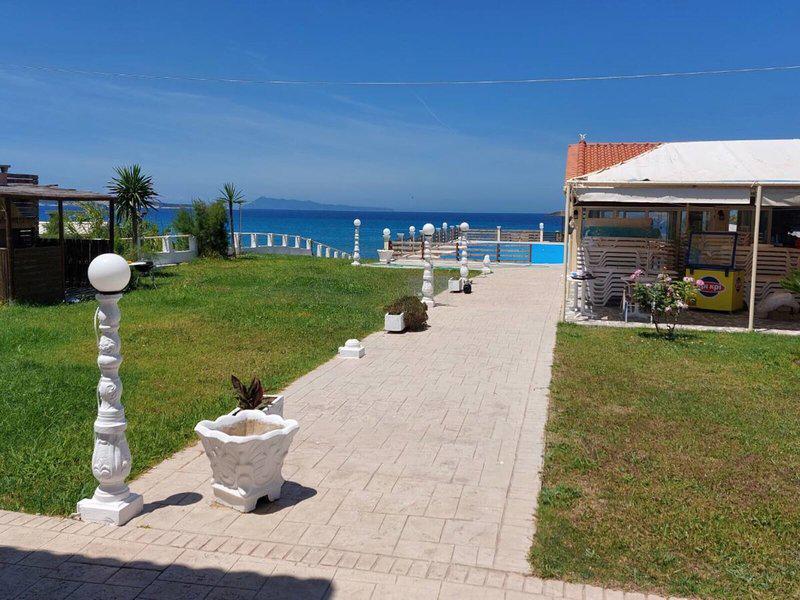 241996AFF2D3C4461DD08F691B1FB72B