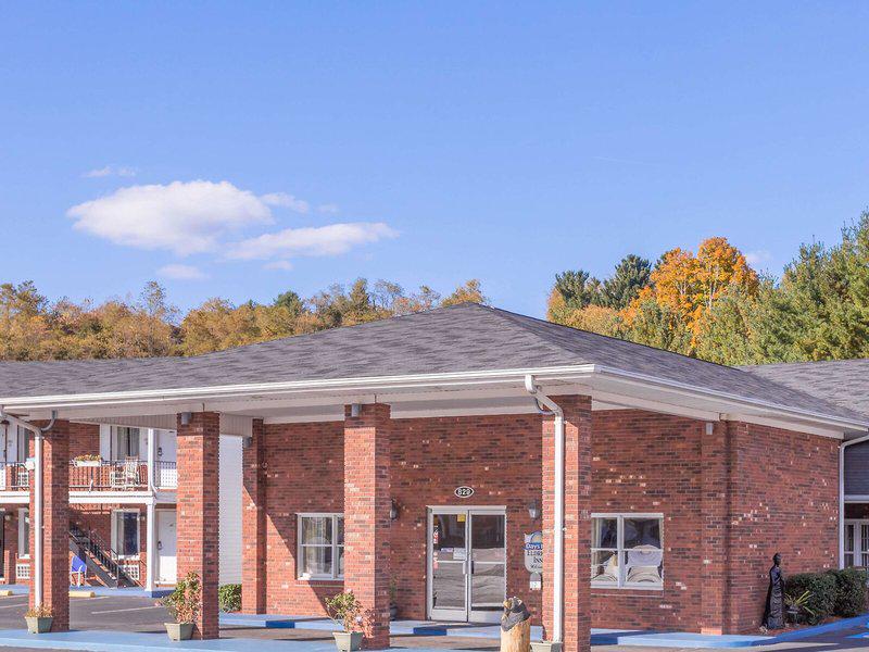 33A333EEBC3D8CA2625B9899A7478F6C