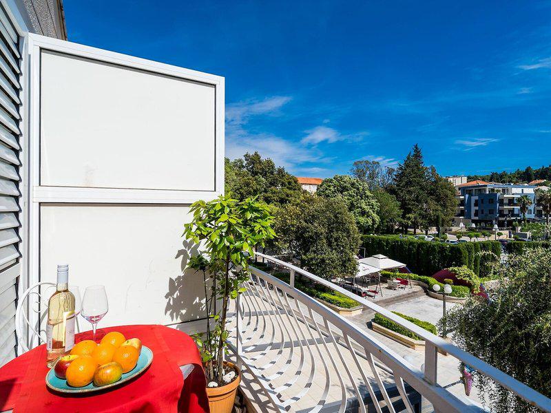 E1D725AAC1F35FDD4426921BFD3A62C9