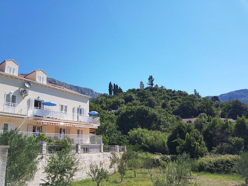 EFAC123C8E51A48AE253F2219DA59FB7