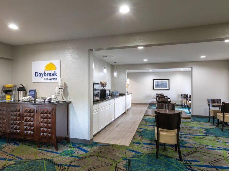 2569BF1B74A8AEE2563E2E3F433FF28F