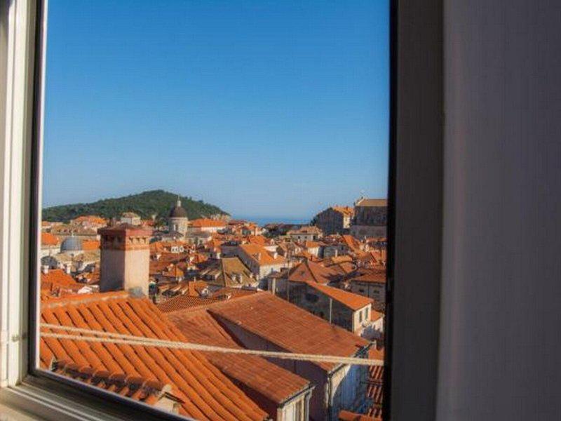 64BBB897130DEB827A59A886D676C7D7