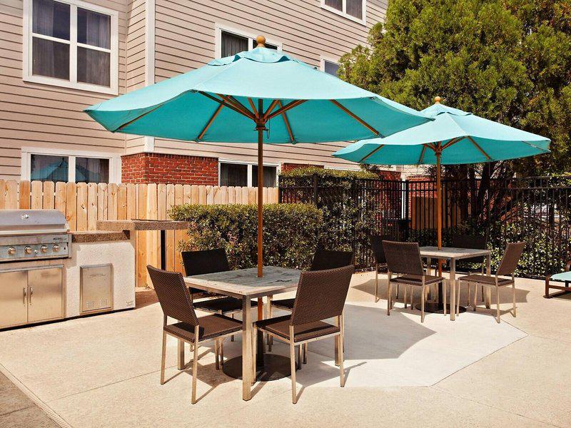 D938F0F6BE7108F9C6090D1702BE8E06