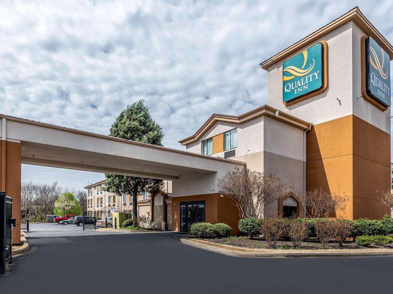 DCB1ADB5C144E67E0B8C5252445C3CB8