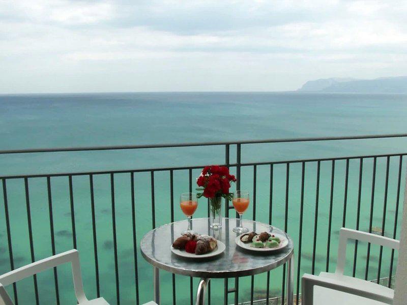 6F8ED2D7C545CD85561E8675F7410FF8