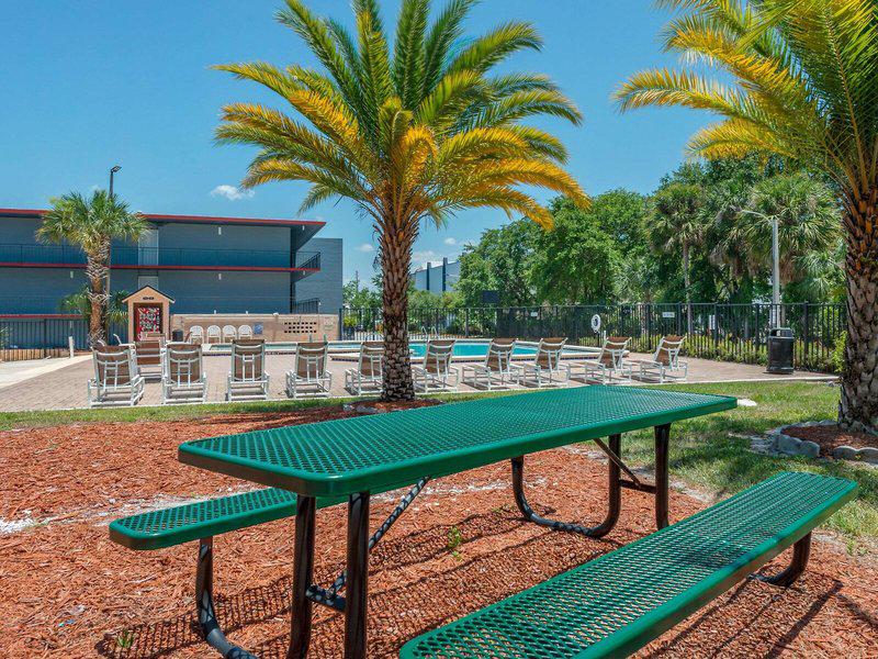 99DD515AEBB19D4F890EB22A1F8AA775