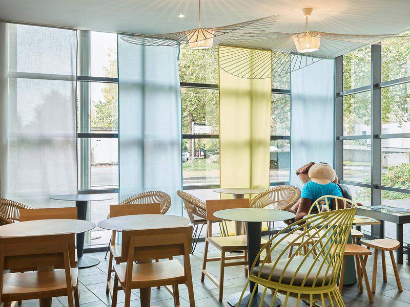 2AE40D93E940BB3AA78926D6F144278E