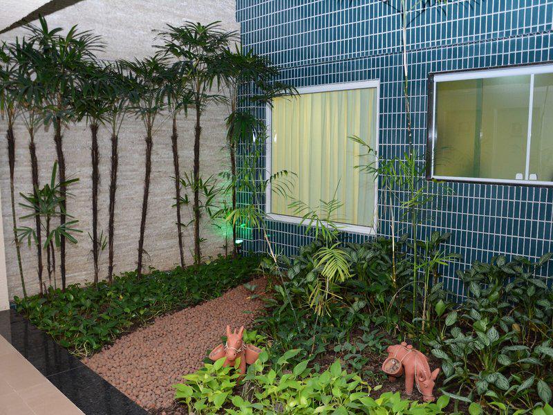 AE4A060E9F3DB8127C0AF8E7CE027104