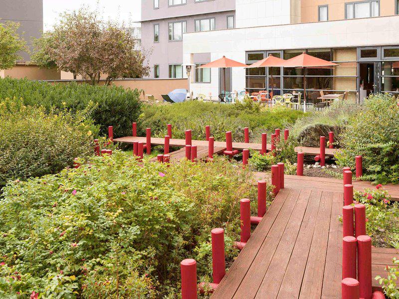 6FE88077A4E7B65398D8B84BDF3E8A11