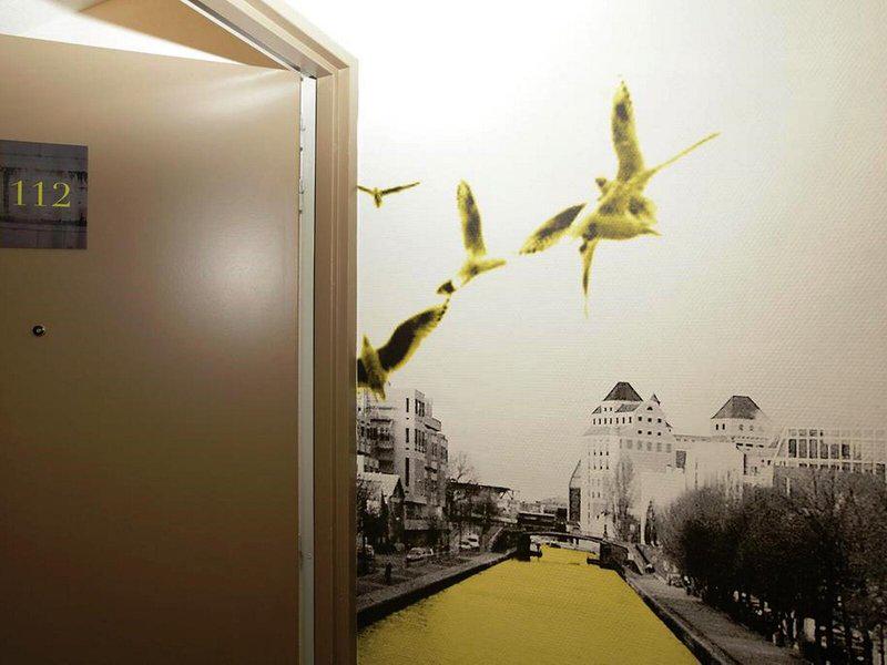 51A9813F6EA3A506C679D38225848945