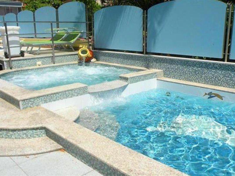 E537408A15642AED9C7D86F460EE734F