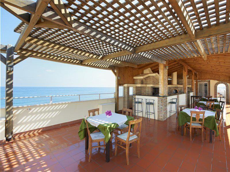 DC520FABC50E383C7C8F1AE9EEBBBE39