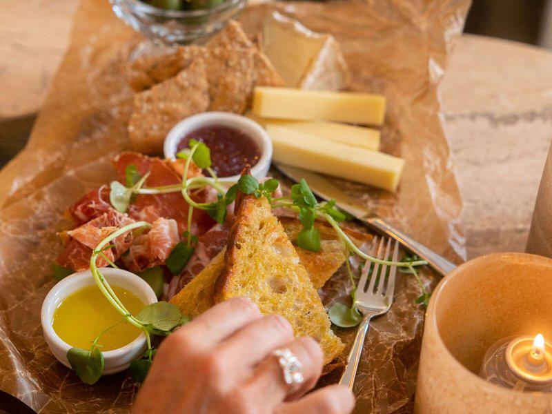 E875F7DE151CA829D8947339D887494E