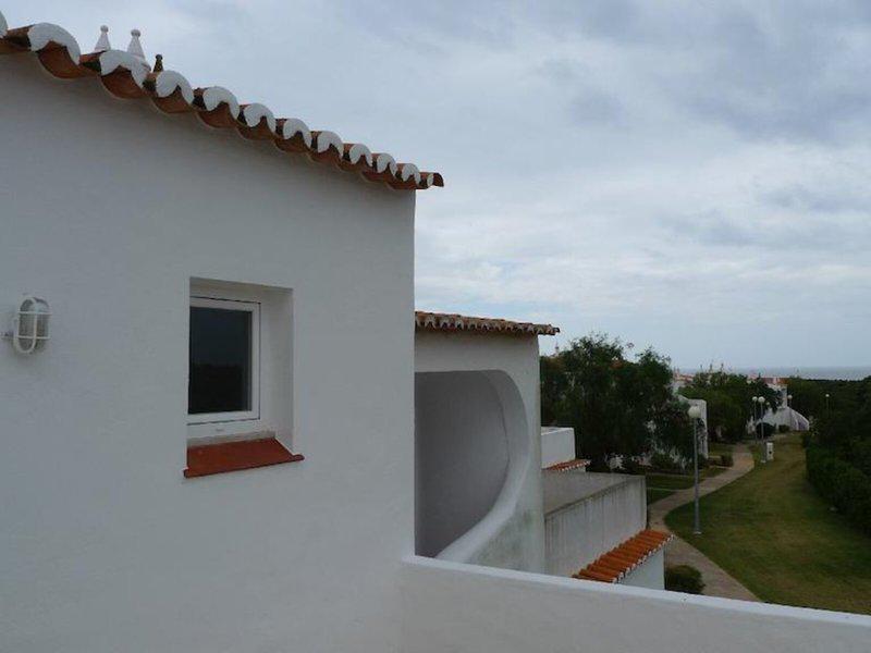 DDDE28A21AB7933F8F386F48C4EC2CA1