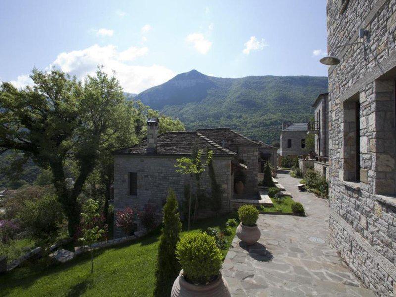 F975DA7AD46624DCFB24F5EBC010359C