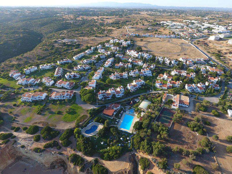 D19B8FC44132B903BA92DD502C137FB0