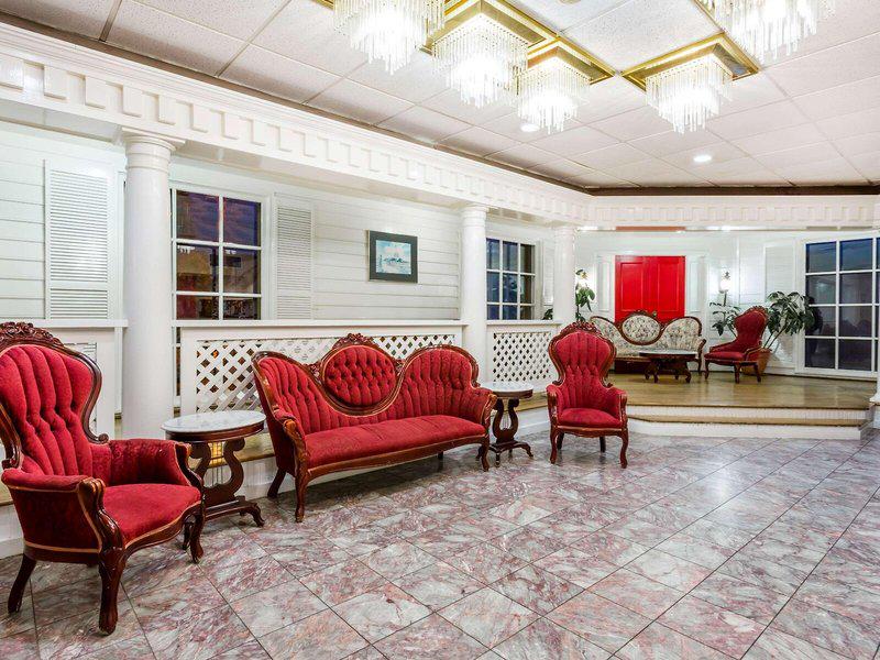 FEEC3E9BC28ABA33B765E9EF56969FDF