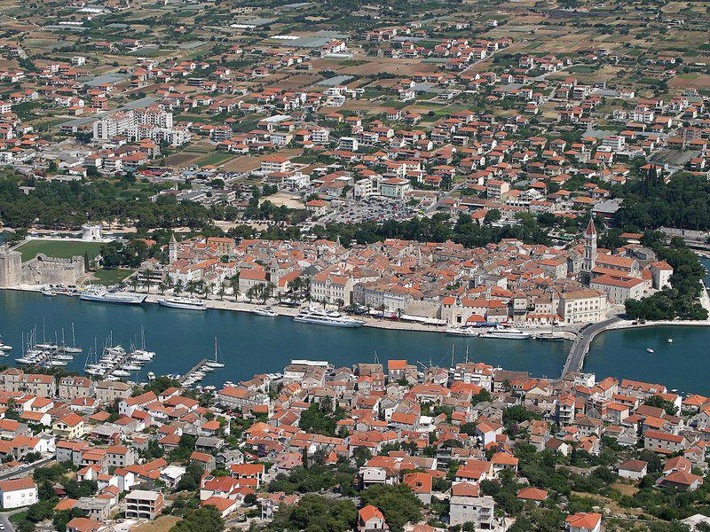 73E1052EF60106846E9E4F3EEA10FD71