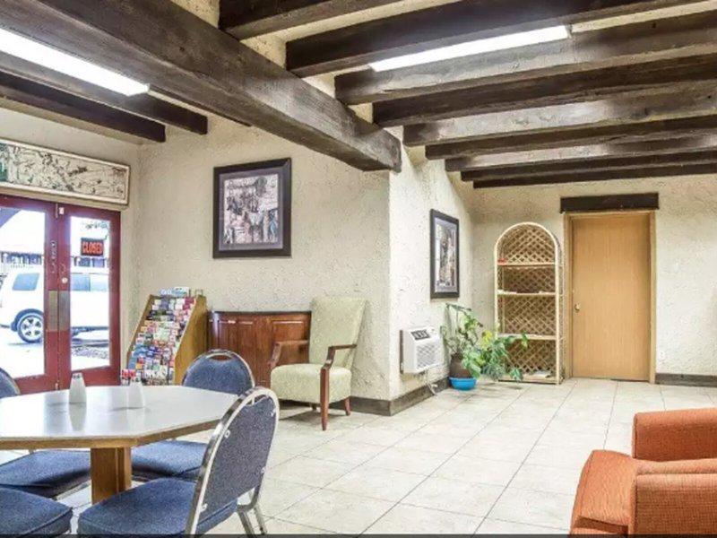 A21F9CE66B87DED47B47CF8212F1B213